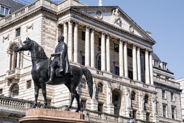 BoE Governor Says Stablecoins Could Reduce Reliance on Banks