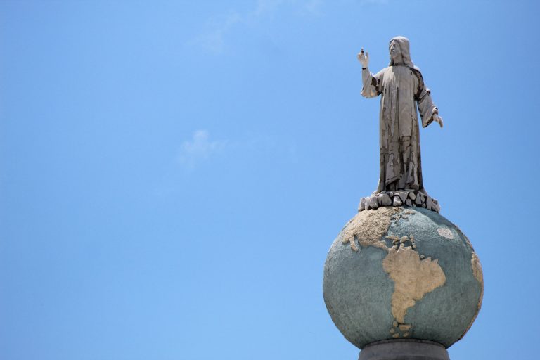 El Salvador Introduces Bitcoin Certifications for Civil Servants