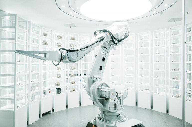 Crypto.com Cuts 12% of Staff to Fund AI Expansion
