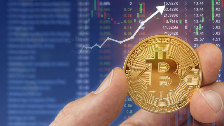 Bitcoin Hits Record $126K as ETFs and Dollar Drive Rally
