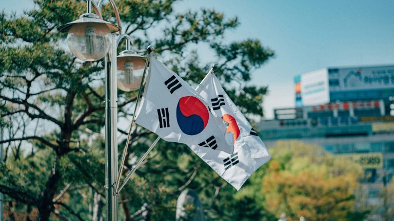 Bank of Korea Chief Backs CBDCs and Deposit Tokens