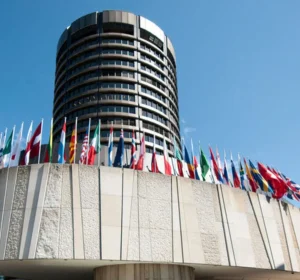 BIS Warns Dollar Stablecoins Could Strain Banks